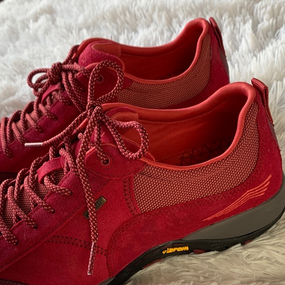 Dansko Paisley Red Women's Sneakers - Picture 4 of 16